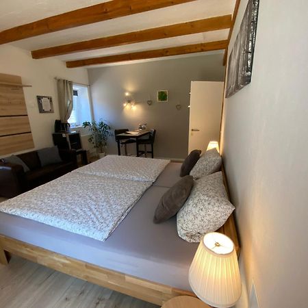 Grosses Doppelzimmer Mit Eigenem Bad Und Kuehlschrank, Frisch Saniert Friedrichskoog Exterior photo