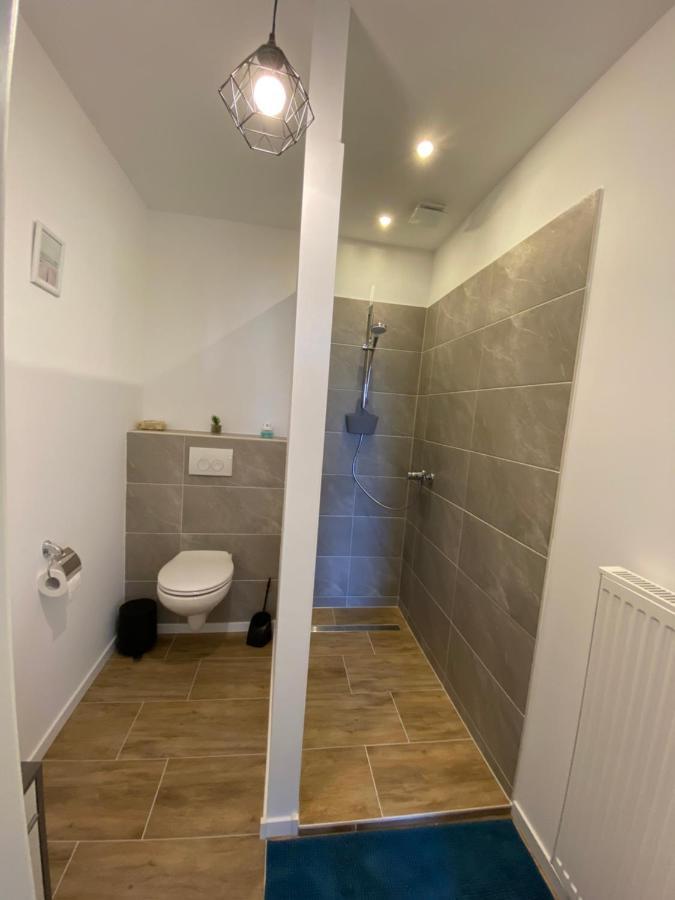 Grosses Doppelzimmer Mit Eigenem Bad Und Kuehlschrank, Frisch Saniert Friedrichskoog Exterior photo