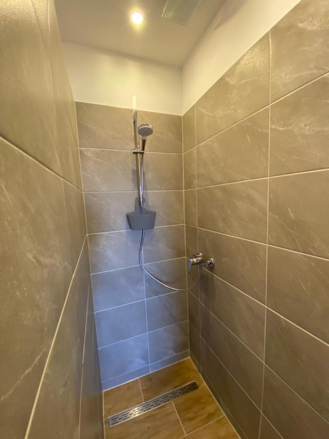 Grosses Doppelzimmer Mit Eigenem Bad Und Kuehlschrank, Frisch Saniert Friedrichskoog Exterior photo