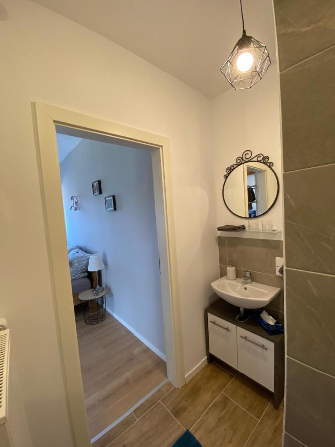Grosses Doppelzimmer Mit Eigenem Bad Und Kuehlschrank, Frisch Saniert Friedrichskoog Exterior photo