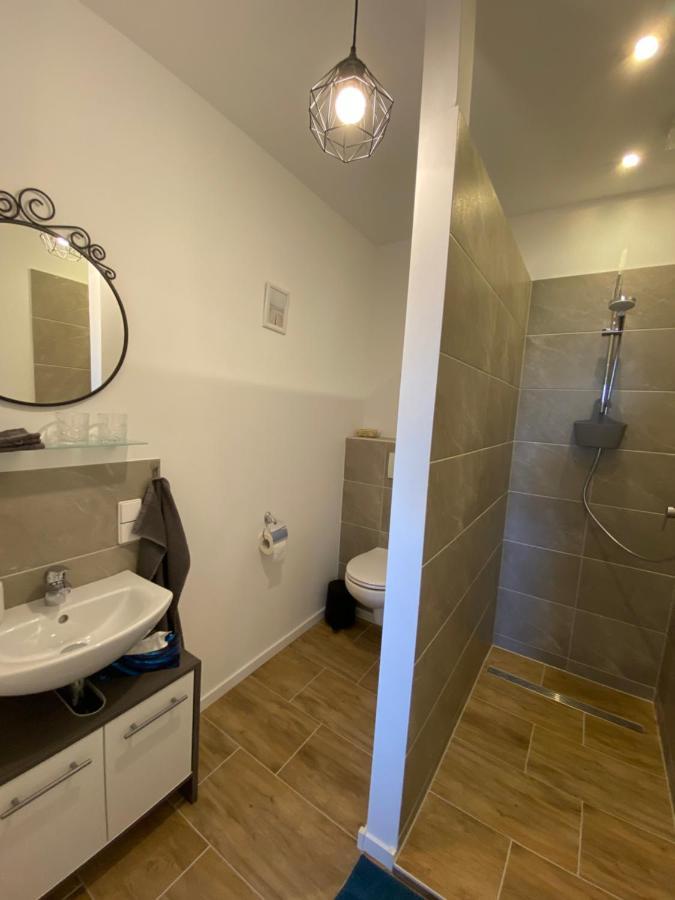 Grosses Doppelzimmer Mit Eigenem Bad Und Kuehlschrank, Frisch Saniert Friedrichskoog Exterior photo