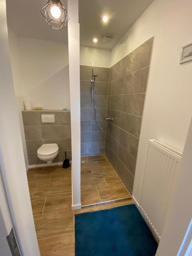 Grosses Doppelzimmer Mit Eigenem Bad Und Kuehlschrank, Frisch Saniert Friedrichskoog Exterior photo