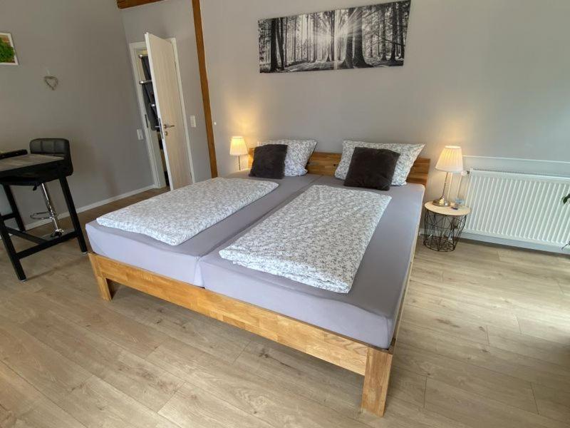 Grosses Doppelzimmer Mit Eigenem Bad Und Kuehlschrank, Frisch Saniert Friedrichskoog Exterior photo