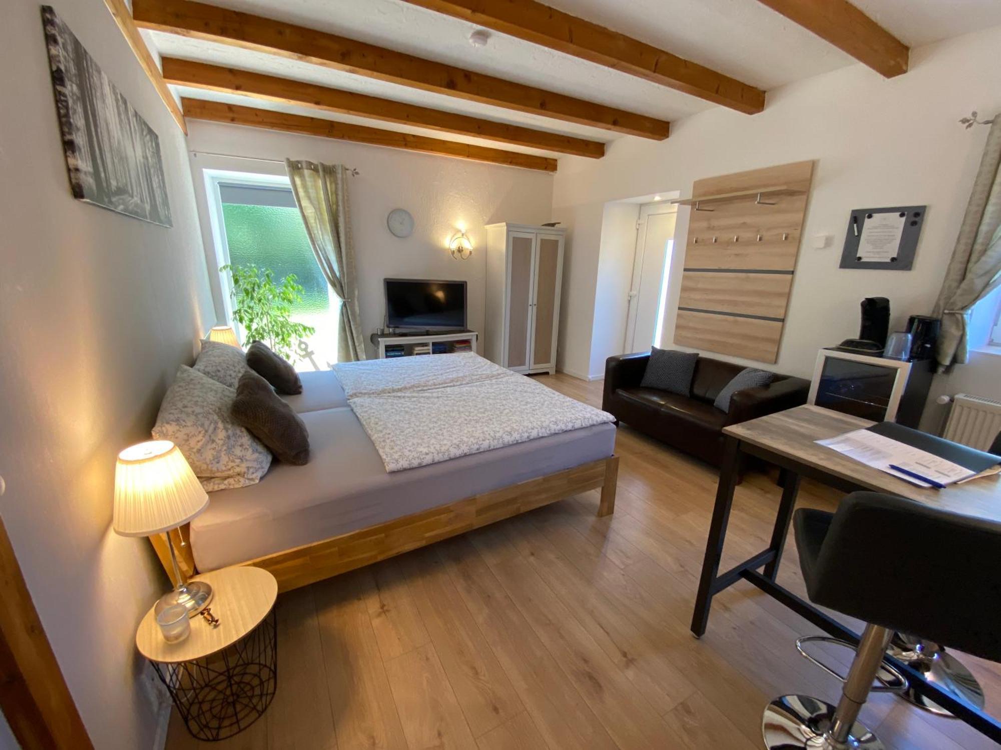 Grosses Doppelzimmer Mit Eigenem Bad Und Kuehlschrank, Frisch Saniert Friedrichskoog Exterior photo